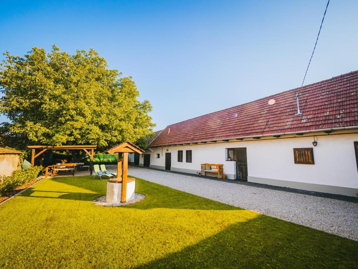 A MI KISHÁZUNK vendégház Szomod Exterior foto